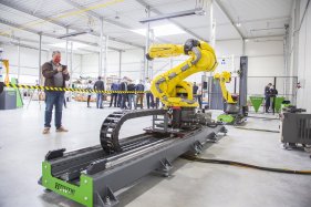 Lineární pojezdová dráha HIWIN LT-M v dokonalé spolupráci s robotem Fanuc M-800iA/60